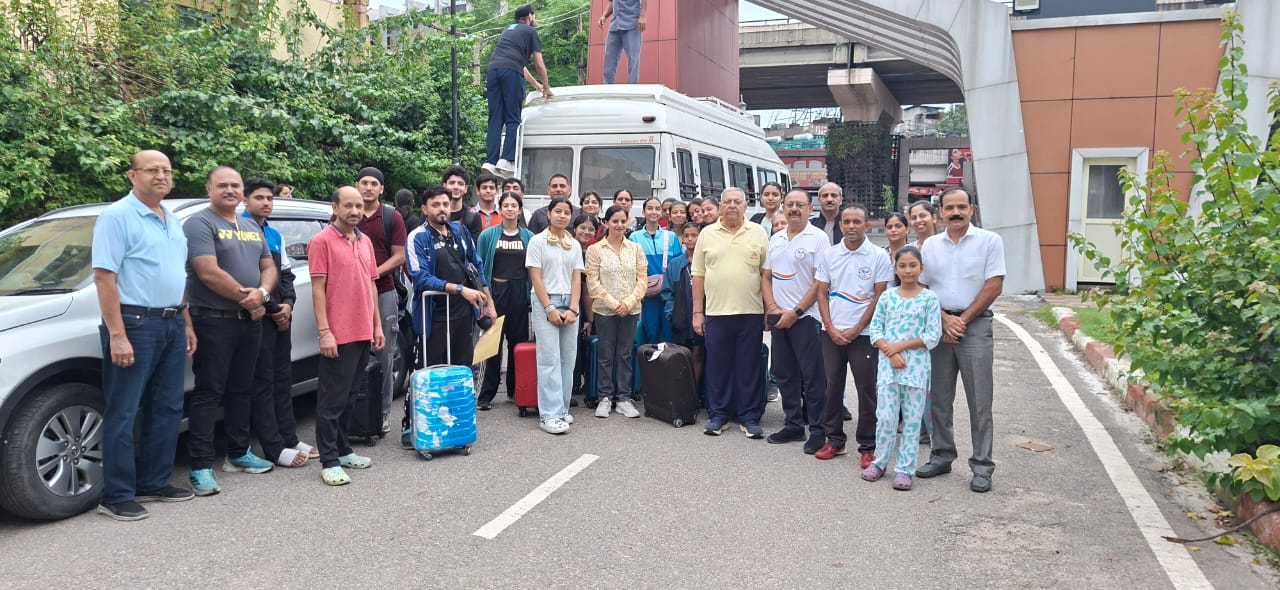 J&K Badminton team leaves for NZ meet 